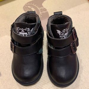 Kid’s shoes